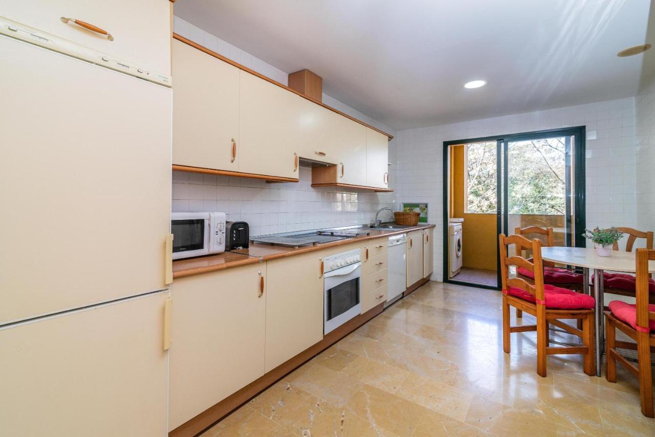 Spacious Apartment In Марбеля Екстериор снимка